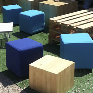 BANQUETAS Y PUFFS